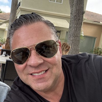 bfarrell1004's tweet photo. #NewProfilePic https://t.co/LjPhsSEKJD