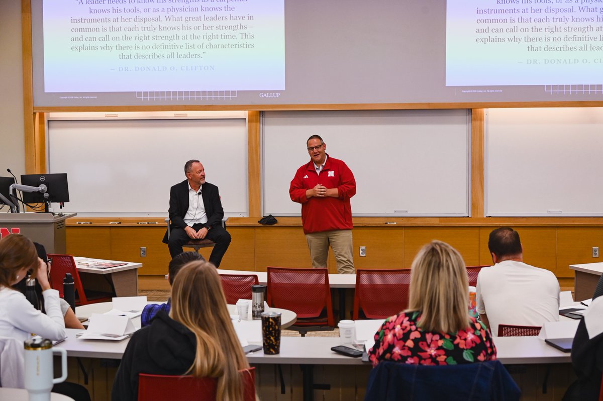 TimHodges402's tweet photo. Our team at @NebraskaMBA put together a great week for our MNGT 825: Strengths Based Leadership students. Most of our MBA is online, but there are occasional classes in person. I'm thankful to have been able to spend a few days with this outstanding group of leaders! @NebraskaBiz https://t.co/vyC5VDdKb0