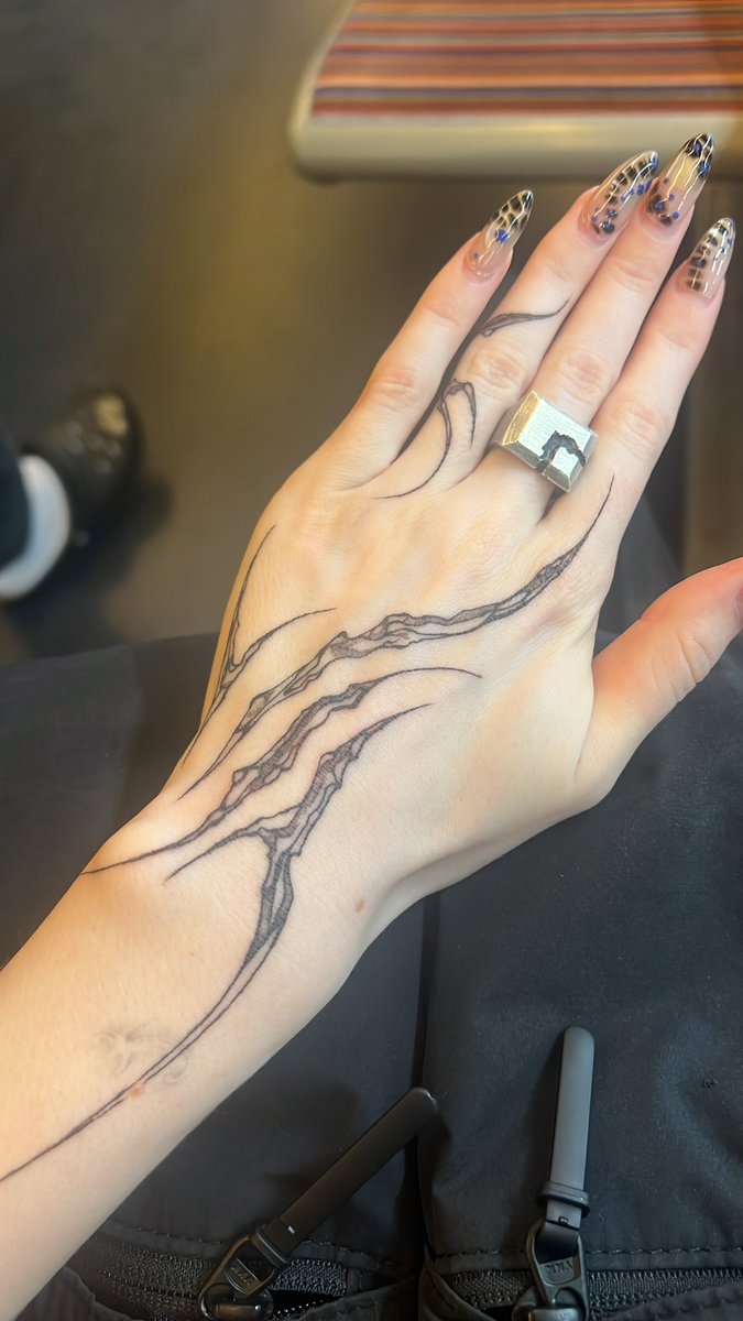 emiaou tattoo tweet media