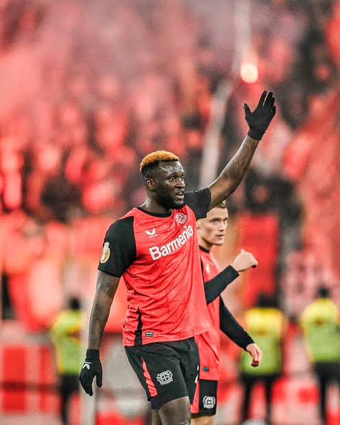 SammyDavid43's tweet photo. Day5️⃣1️⃣5️⃣of tweeting until I get the  Bayer Leverkusen Victor Boniface 2023/2024 signed ✍🏽  shirt 👕🖤❤️

@boniface_jrn is my favorite Nigerian player, I call him the MEME PRESIDENT, So it will be my greatest joy to have your signed shirt Sir Vic 🙏 Meme d'Or... https://t.co/yMFBdxK9a6