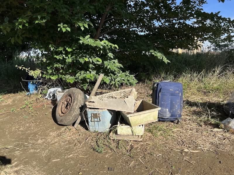 RiverCleanUpTKY's tweet photo. Three volunteers collected 33 bags of trash at yesterday's Tamagawa River clean up event. Continuing our new efforts under the Daishibashi Bridge, yesterday was a nice example of what even a small group of people can achieve with a big result. 
 https://t.co/9eHXxeZsHn https://t.co/g8FTtDTsx5