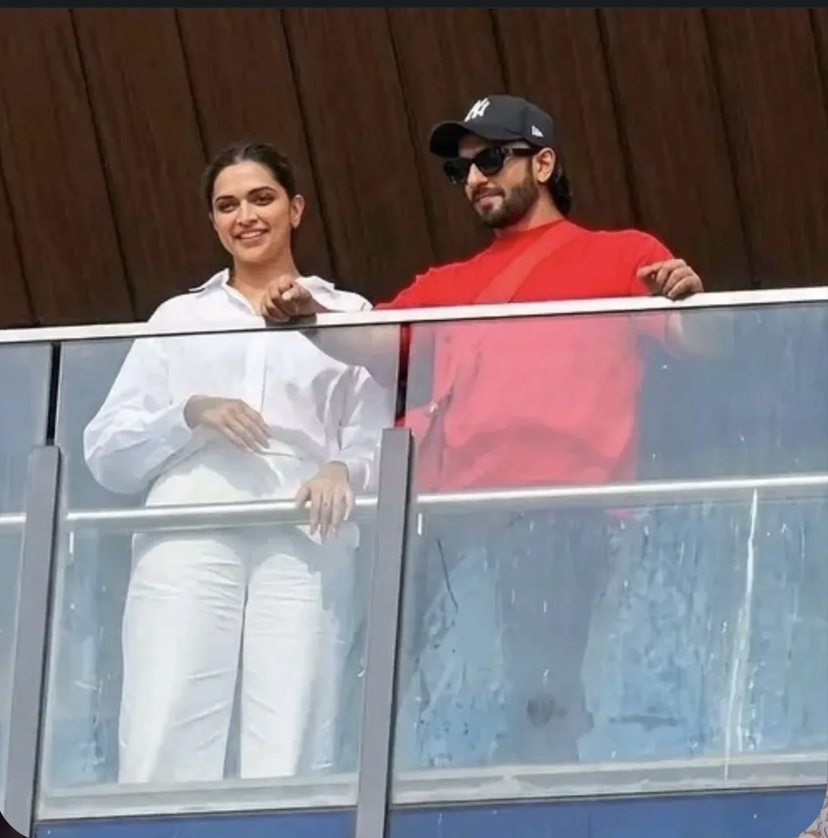 deepekachu's tweet photo. good night to my parents my darlings my precious deepveer only and only 💫 https://t.co/e62MlUjPnd