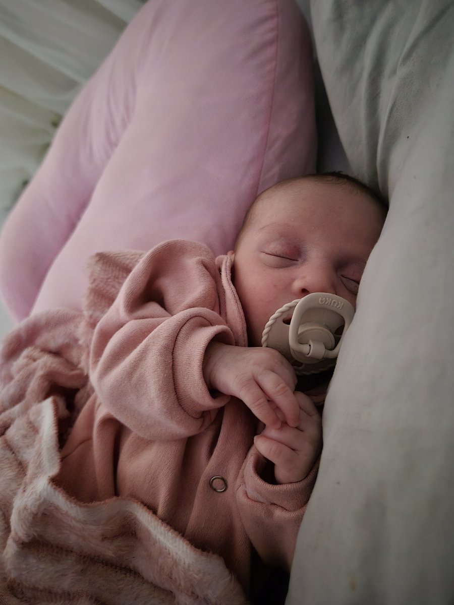 k_eemilly's tweet photo. A mãozinha genteeee 🥰🥰 https://t.co/n9SacDXmcp