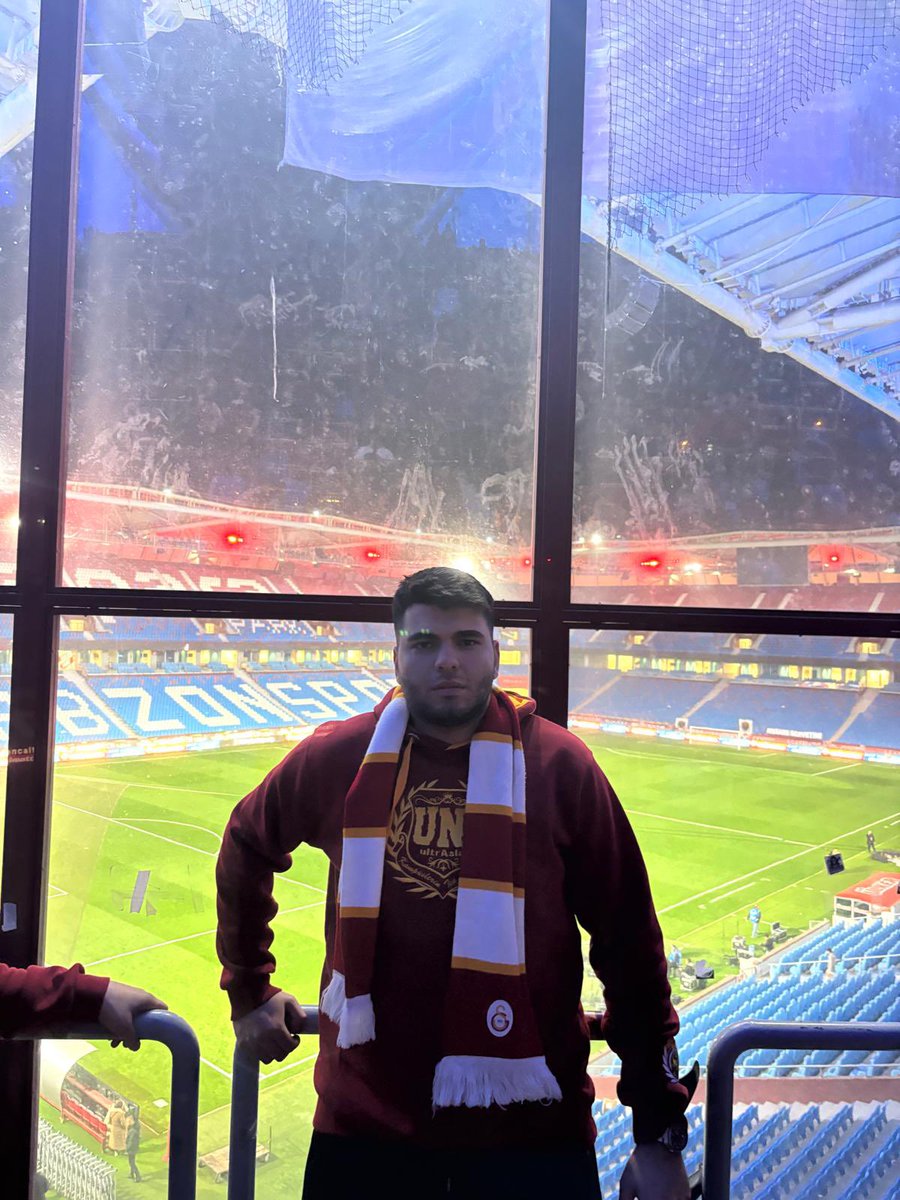 uauni17eylul_'s tweet photo. Tayfamızın eski başkanlarından, canımız ciğerimiz Başar Demir’in doğum gününü kutlar; ailesi ve sevdikleriyle birlikte nice mutlu, sağlıklı ve güzel yıllar geçirmesini dileriz.

#ultrAslanUNI https://t.co/OIfQt9Yk3s