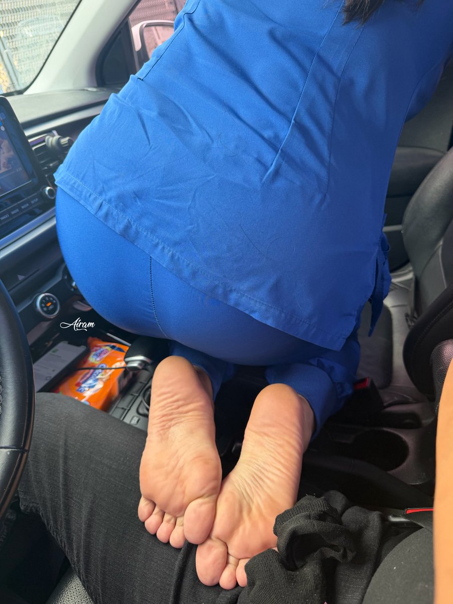 Airambooxo's tweet photo. Quitarse los zapatos después de un día largo debería considerarse terapia. 🩵✨

https://t.co/oK1BF0fjUY

#AiramBooxo #RelaxMode #GoodVibes #socksoff https://t.co/cZ5OLa1FPz