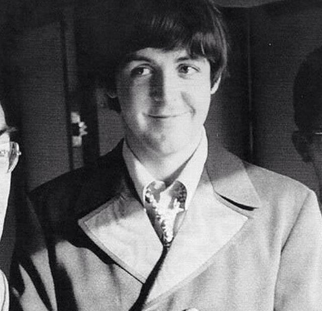 RODRICKSRULE's tweet photo. paul mccartney forever angelface https://t.co/QjUqF90rc7