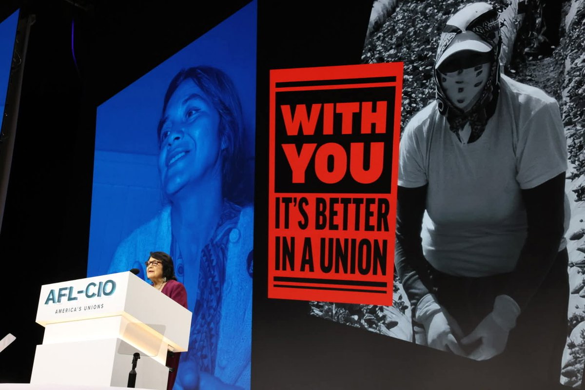 LCLAA's tweet photo. Dolores Huerta's strength, resilience, and commitment to justice have inspired generations of workers.

It was an honor to see LCLAA National President Evelyn De Jesus and AFL-CIO President Liz Shuler present this well-deserved recognition to a true labor movement.  #SiSePuede https://t.co/sWtAZ9Da7r