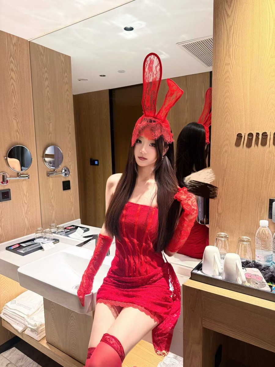 MeiMeislut's tweet photo. @LatexInvicta2 https://t.co/r04ziiNw2u