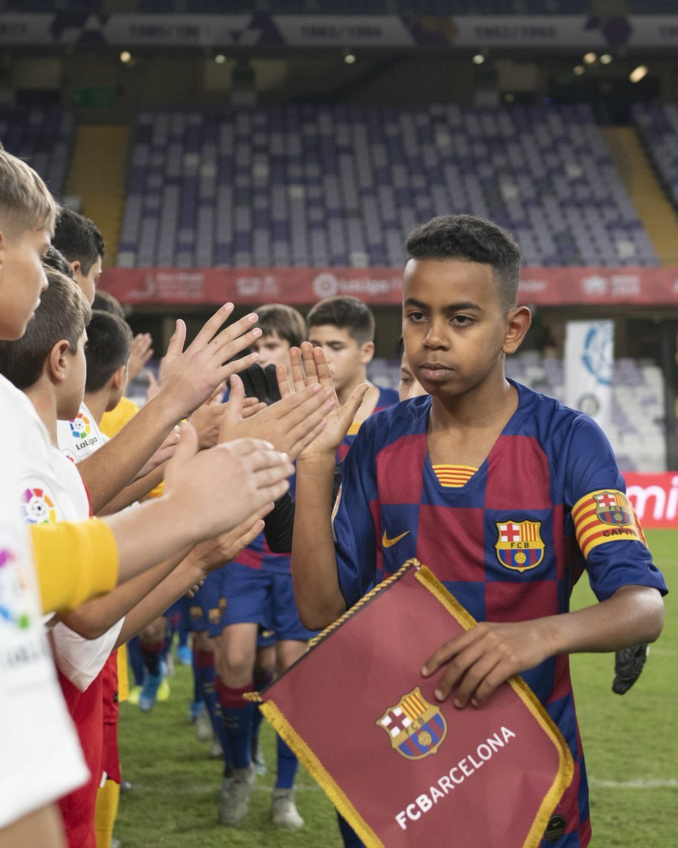 livesfoot's tweet photo. 𝗜𝗟 𝗬 𝗔 𝗖𝗜𝗡𝗤 𝗔𝗡𝗦, 𝗟𝗔𝗠𝗜𝗡𝗘 𝗬𝗔𝗠𝗔𝗟 𝗘́𝗧𝗔𝗜𝗧 𝗔̀ 𝗟'𝗔𝗖𝗔𝗗𝗘́𝗠𝗜𝗘 𝗔̀ 𝟭𝟯 𝗔𝗡𝗦... 𝗗𝗔𝗡𝗦 𝗨𝗡𝗘 𝗦𝗘𝗠𝗔𝗜𝗡𝗘, 𝗜𝗟 𝗝𝗢𝗨𝗘𝗥𝗔 𝗟𝗔 𝗖𝗢𝗨𝗣𝗘 𝗗𝗨 𝗠𝗢𝗡𝗗𝗘 🤯🇪🇸 https://t.co/V1dkJKZDCa