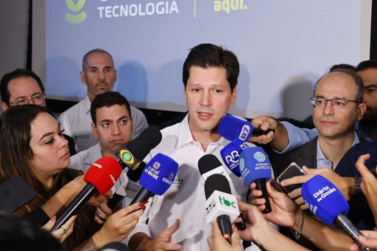 podergoias's tweet photo. 'Inovação a serviço das pessoas', diz Daniel Vilela ao lançar Goiás Tecnologia e o Pequibank - via @podergoias https://t.co/iLYcTEf3S1 https://t.co/Gl7HN9hNm0