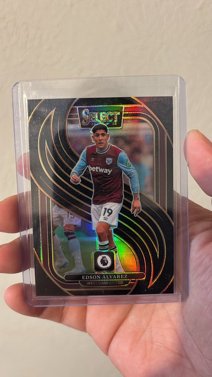 Gueroscards's tweet photo. @TheRealNesquik @rmchurchward @jcutlersburner New pick up! Edson 1/1 EPL Select 🙏🏻 https://t.co/VARGGiANi6