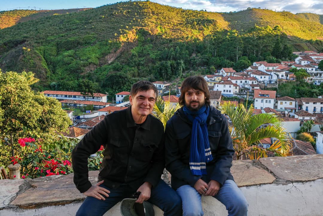 samuelrosa's tweet photo. “…As pedras municipais se impregnaram, da dupla imagem da dupla solidão, a sombra ali no chão…”
Ouro Preto MG.
As Noites
S Rosa e C Amaral https://t.co/4hAcXWLiaH