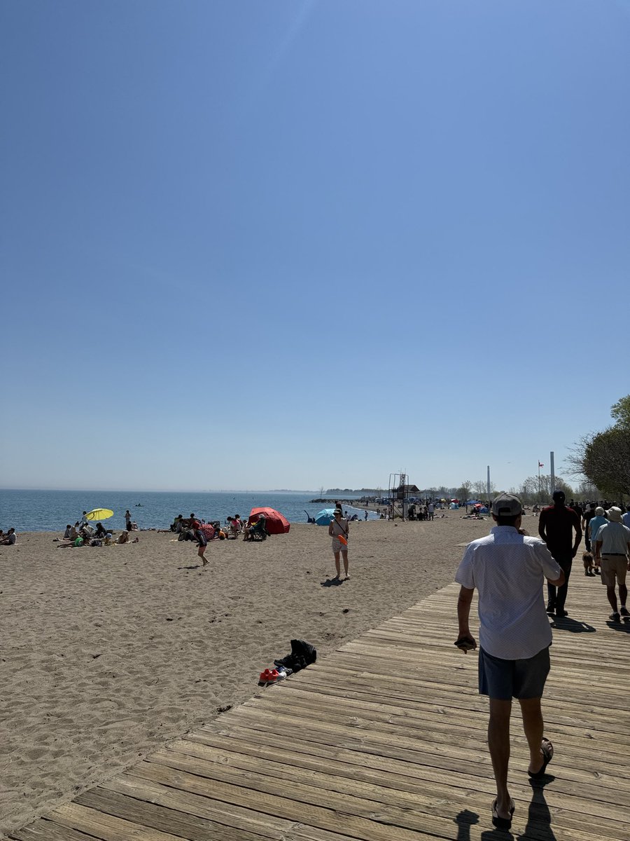 im20cute's tweet photo. Summer is the best ☀️ 
#summer #beach https://t.co/VzNlPQlZXV