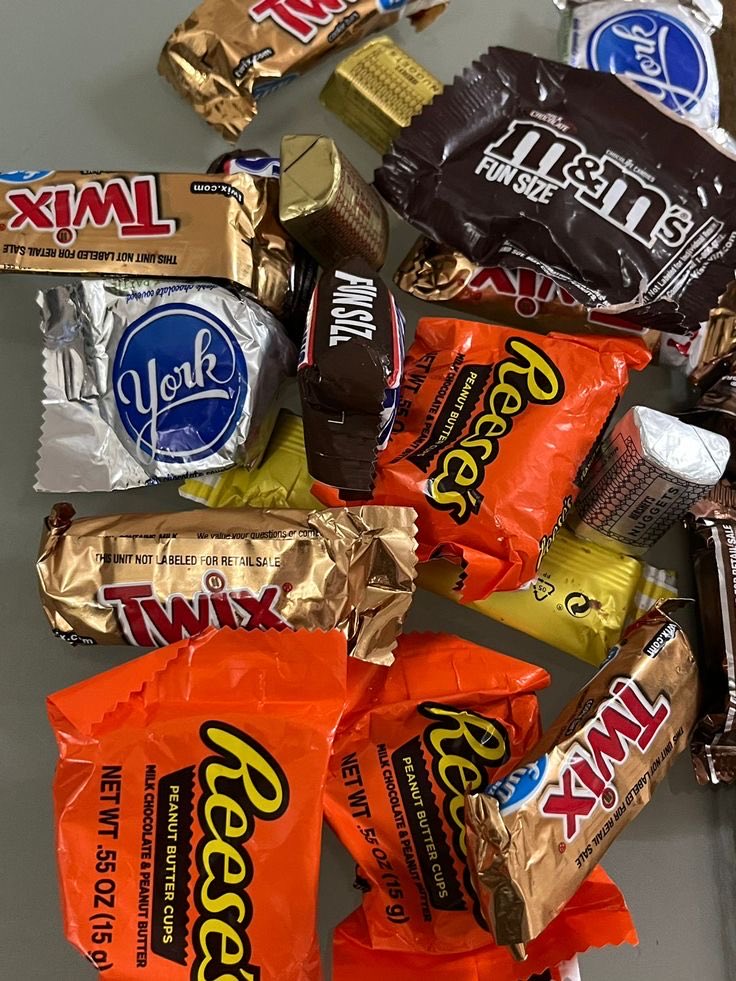 starvingsnails's tweet photo. food poll⋆.𐙚 ̊
Chocolates⋆.˚
cals don’t count⋆˙⟡
🏷️: #edtwt #foodpoll #thisorthat #interactive #distraction https://t.co/DQSSeTJseP