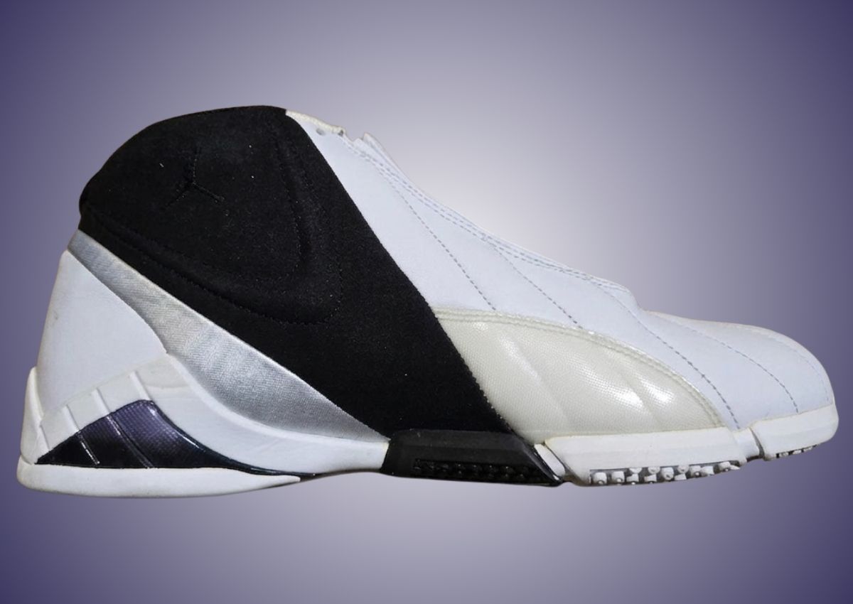 sneakerfiles's tweet photo. EXCLUSIVE: Randy Moss’ Jordan Super Freak “OG” Returns Spring 2027!
 
More Info: https://t.co/sX71eS6xq5

🤝 @sneakerfiles @sneakermarketro https://t.co/BsQSIrcvjC