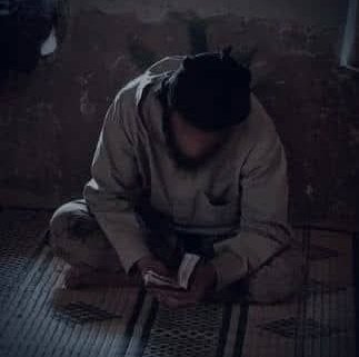 HSMjsn's tweet photo. كثر الله  خير الايام الصعيبة وشدتها 
لي خلاتنا نعرفو قيمة الناس ونيتها
وكثر خير الغدر وضرباتو لي خلانا 
نعرفو وشمن يد لي حكمات الموس وفالظهر غرساتو https://t.co/5kF4h8yKlC