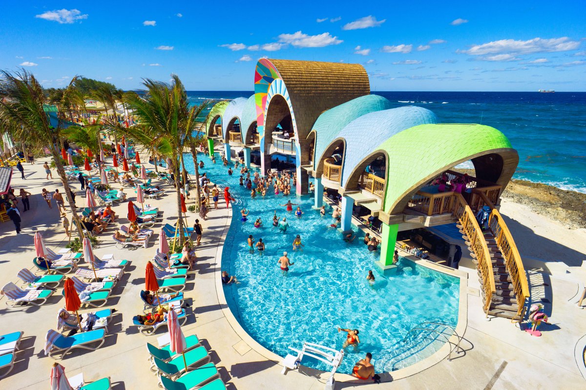 explorevip's tweet photo. Get ready for your biggest, boldest weekend yet 🤩 Setting sail from Florida on Utopia, Wonder, and Oasis of the Seas.

With Royal Caribbean every short sailing stops at Perfect Day CocoCay, and the NEW Royal Beach Club. So, here’s your sign—message me and let’s plan it 🪧 https://t.co/3OXVw1eajK