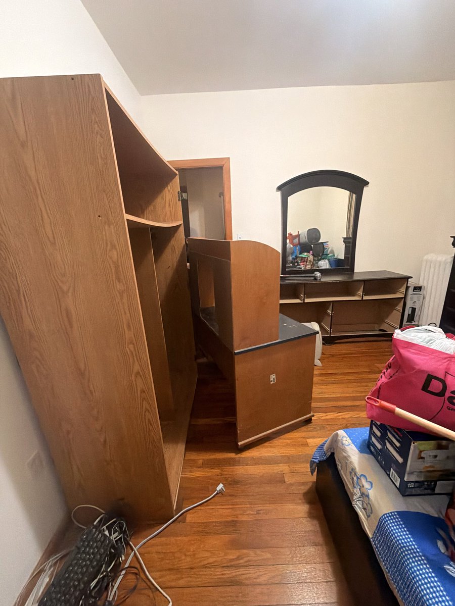 moving_general's tweet photo. Need junk removal services? Call The Moving General for any and all moving, storage and or junk removal services needed in Staten Island. https://t.co/tJ3omiUy35