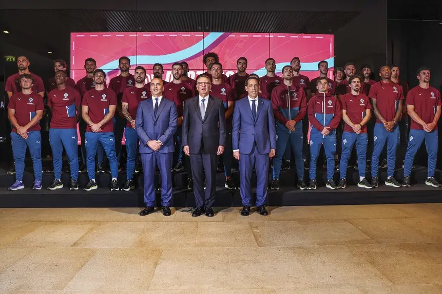LFC__19's tweet photo. ثقة كاملة في المجموعة و السيد روبيرتو مارتينيز 

بأذن الله نسخة مختلفة استثنائية عن اي مونديال، مؤمن ان هذا السكواد قادر يحقق الانجاز التاريخي

بس ندخل بافضل شكل بالملعب مع شوية تفاصيل و حظ يخدمنا اكيد https://t.co/8PIiUQsk1e