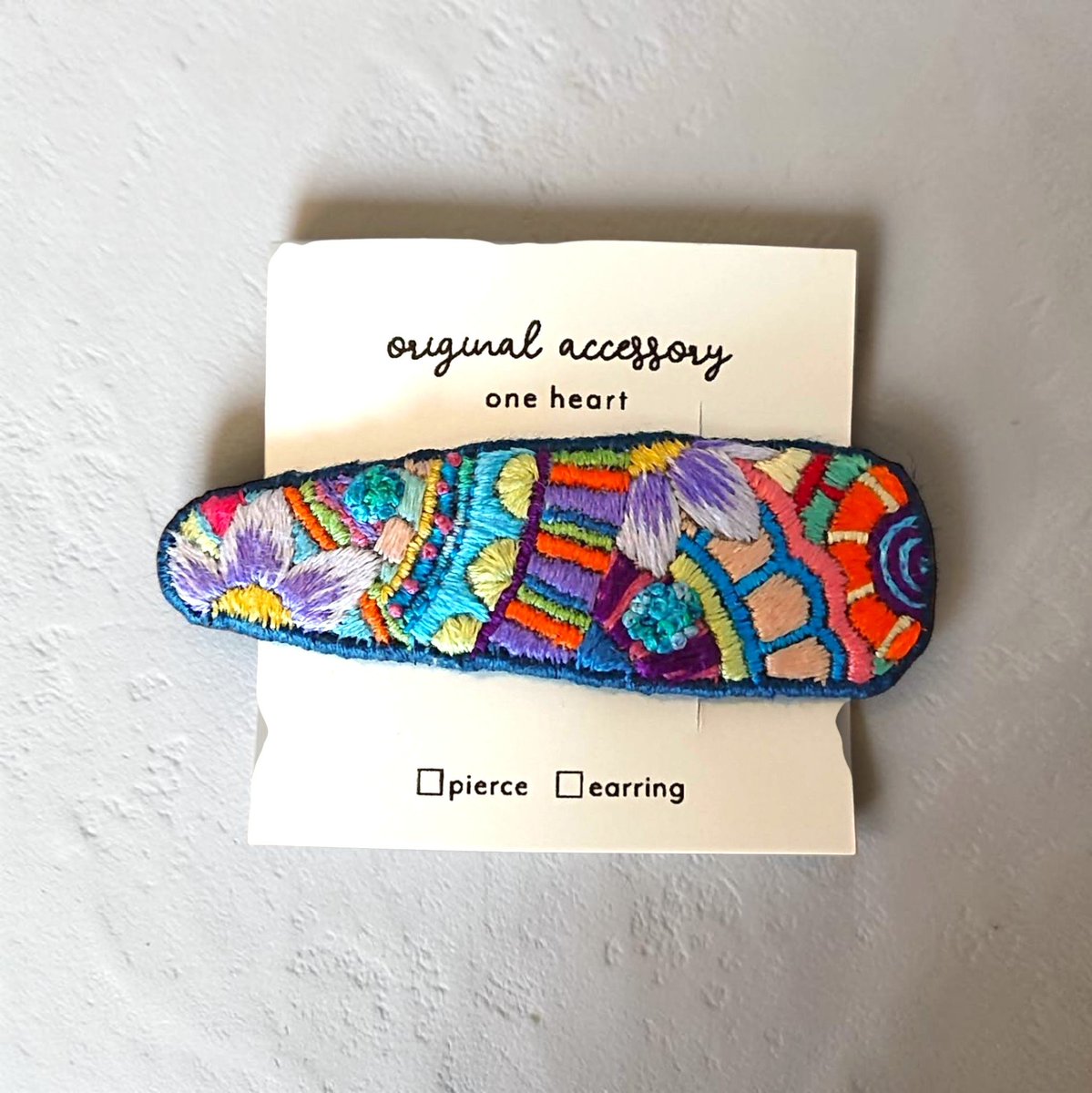 chie_one_heart2's tweet photo. ✨刺繍のヘアピン ✨ 
よかったらminneのぞきに来てくださいね🥰 
https://t.co/wlS1pT5uM1 https://t.co/bfIxley5UU