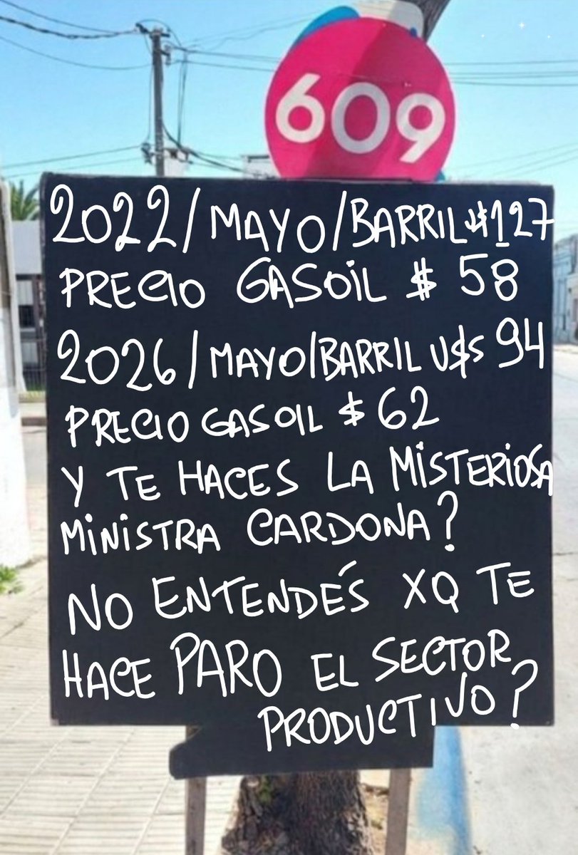 vascoosss's tweet photo. La ministra "Collar de Indio" pone un manto de intriga para ningunear la movilización del interior...
Los números son claros: con Lacalle Pou no subió tanto el gasoil!!! https://t.co/PolX0mnfEK