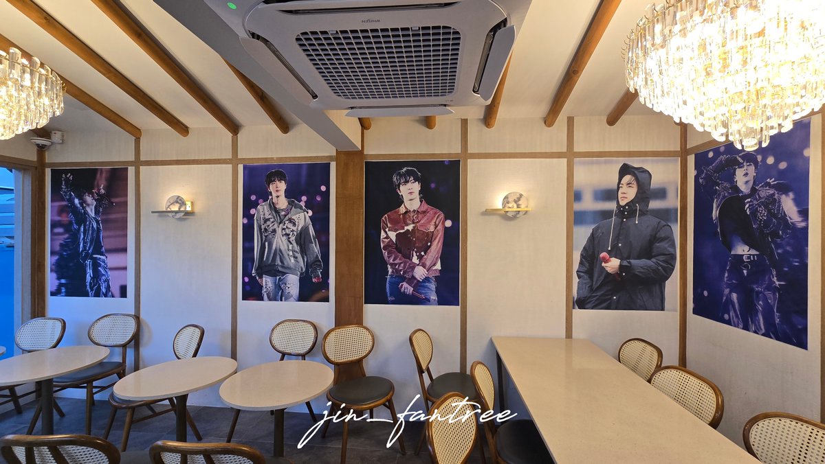 jin_fantree's tweet photo. 카페 별관❤️

#JIN13thAnniversary 
#김석진이_기준이다_영원히_응원할_이름_김석진 
#JIN_참예쁜_너를_만나_행복해 
#방탄소년단진 #진 #JIN https://t.co/mcdRiGOqsj