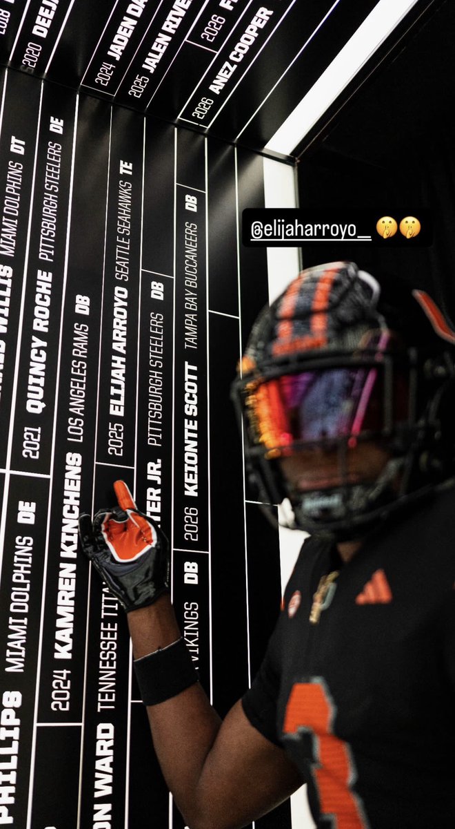 TrintonBreeze's tweet photo. 4 ⭐️ TE Anthony Cartwright tagging former Hurricane Elijah Arroyo in recent IG story 👀 🔥 https://t.co/FUdjR6hrmb