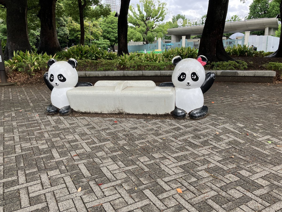 tsumo2001's tweet photo. にしてもワイエス凄い。前は2008年の愛知県美で見たんだけど、その時の感動が蘇る。火打ち石最高。
帰りのエスカレーターで、「今回、私の好きな作品（の一つ）は来てなかったわ。足の悪い女性が坂に座って遠くを見てる絵」って話が聞こえてきて「確かにあった！！」と思い出してびっくりした。 https://t.co/ikONVebGdg