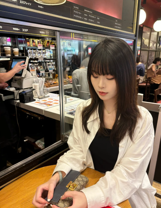 helllyshit's tweet photo. お昼の時間です。 https://t.co/Fb1GTpYedN