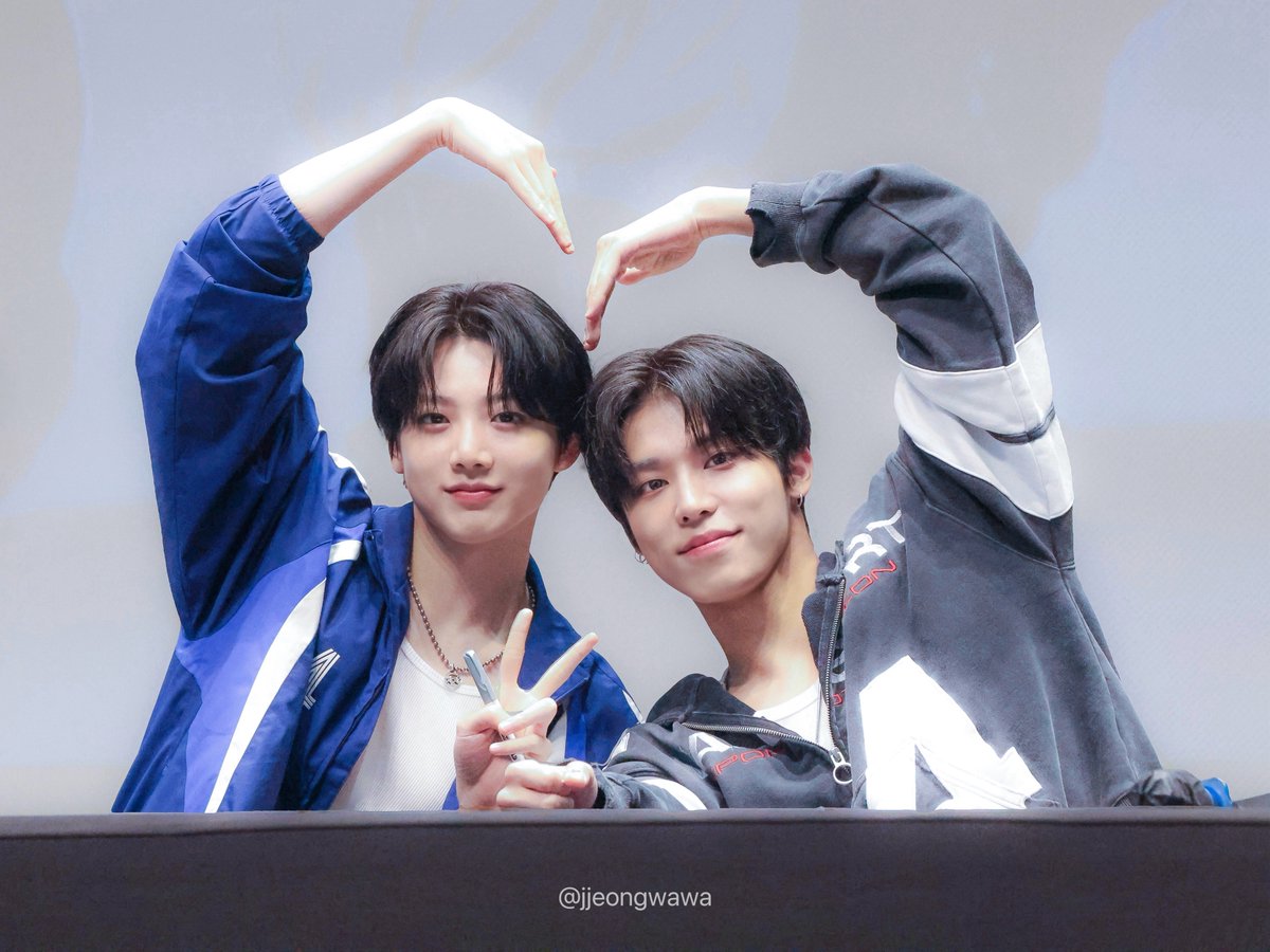 jjeongwawa's tweet photo. 어깨즈♡나 #박정우 #준규 https://t.co/7tkjWx0K84