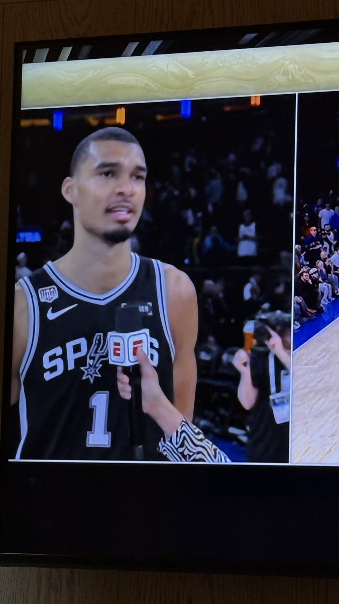 APE420690's tweet photo. That’s some reporter. #nbafinals https://t.co/RH9LUGyaVm