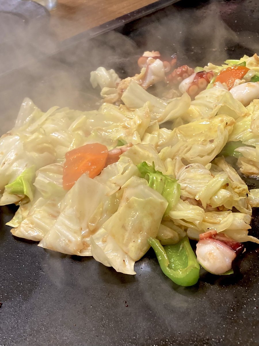 maririn_1101's tweet photo. タコステーキももんじゃも焼きそばもぜーんぶ美味しかった🎶

他のも色々食べたい✨

好きな人達と美味しいご飯と素敵な空間で楽しいひと時でした♥️
ありがとうございました！ https://t.co/uhmYownp0o
