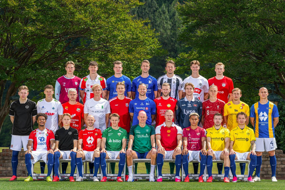 DailyAFC's tweet photo. Martin Ødegaard and the Norwegian squad took a photo with kits of their childhood clubs. 📸❤️

Ødegaard is pictured wearing a Drammen Strong shirt. 🟢 https://t.co/UuqG1JNCEI