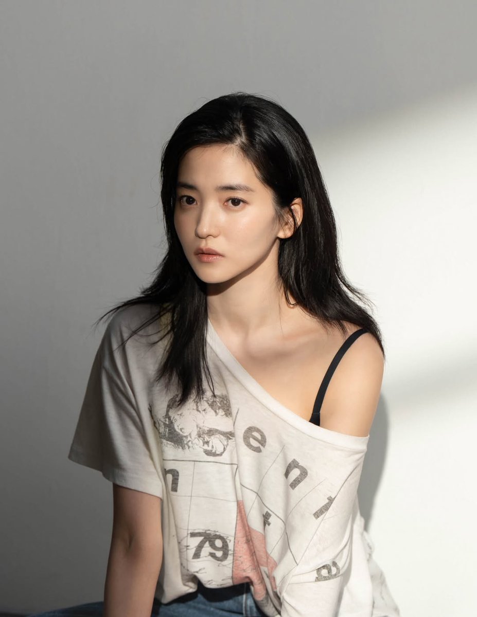 taeri_yeosin's tweet photo. Kim Taeri Profile Pictures
B-Cut https://t.co/yE9CdXuwuv