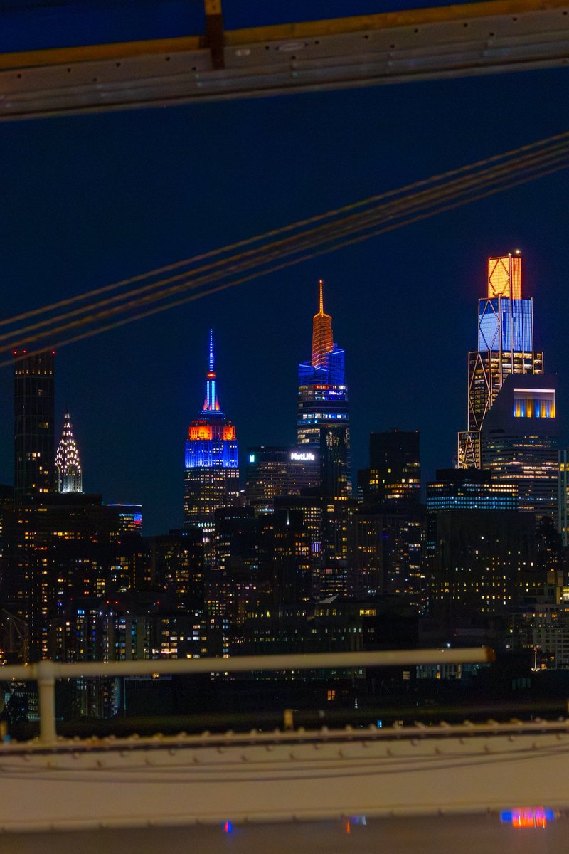 ijyoyo's tweet photo. New York Tonight, ft Chrysler https://t.co/0sTorBALwT