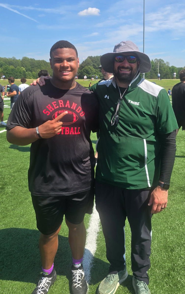 Jrob_7G's tweet photo. Had another great camp at William and Mary, had fun showcasing my skills and competing with others. Excited to be back again soon! @SherandoFball @Coach_Rohrbaugh @CoachMikeLondon @WillVapreps @CoachMMaloney https://t.co/CHoDsJJysz