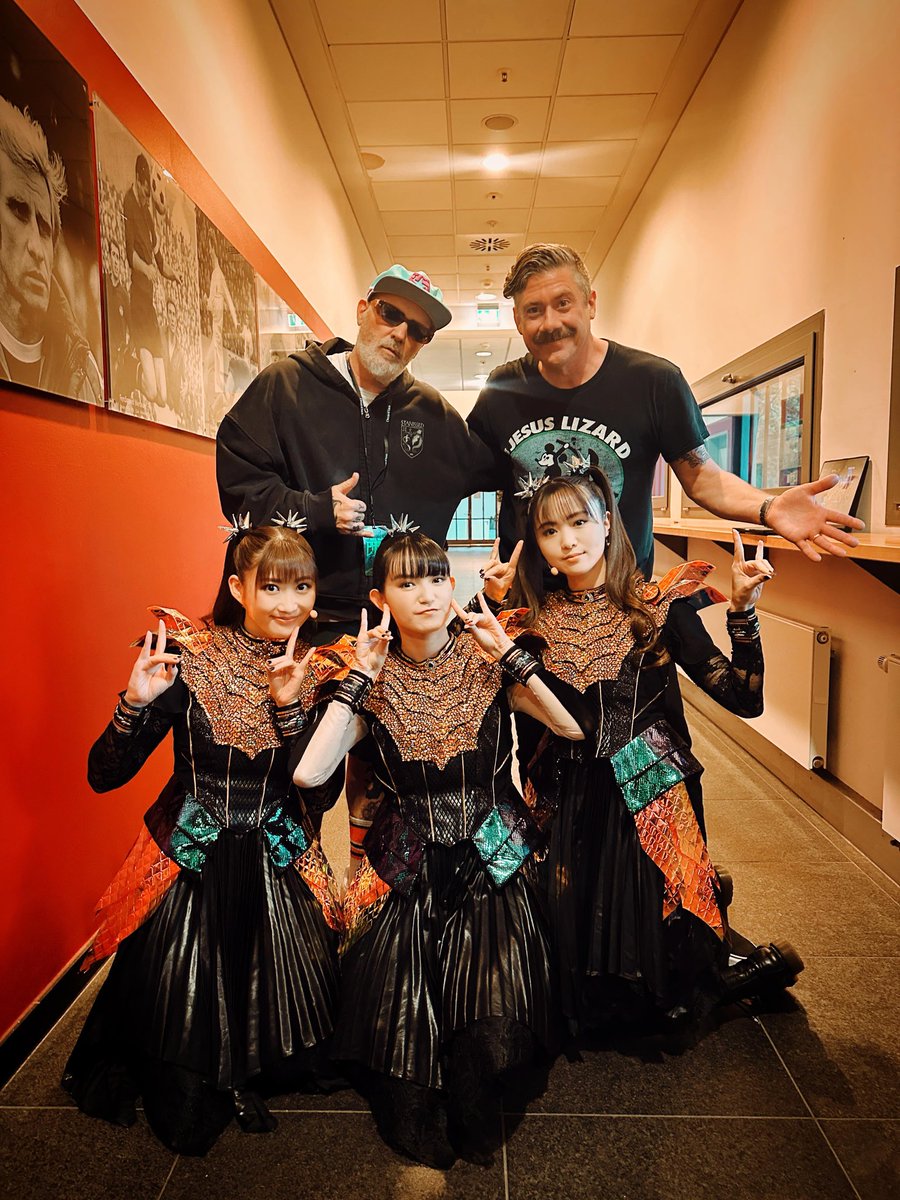 limpbizkitjapan's tweet photo. Limp Bizkit × BABYMETAL🔥🔥🔥 https://t.co/VlLUVydIP6