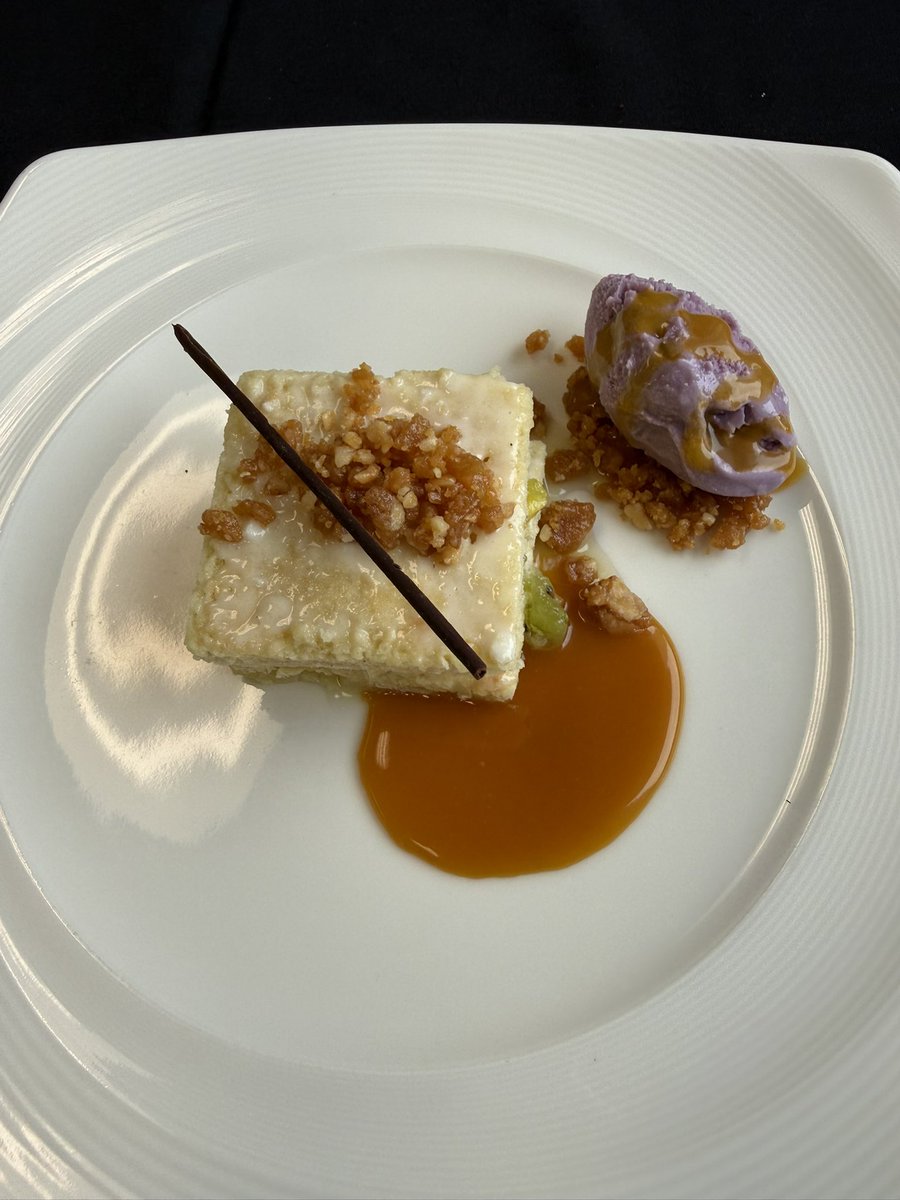 Jdog934's tweet photo. Continuing fauxโs trend!! Not the last thing I made but the last photo I have of something I made! And Iโm tagging @clovelier #vplate #chef #vtubers https://t.co/boh6RVGrVW