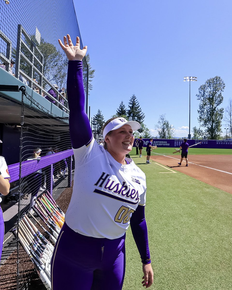 UWSoftball's tweet photo. It’s graduaaaation week 🎓🥹 https://t.co/cbYz9NzIa7
