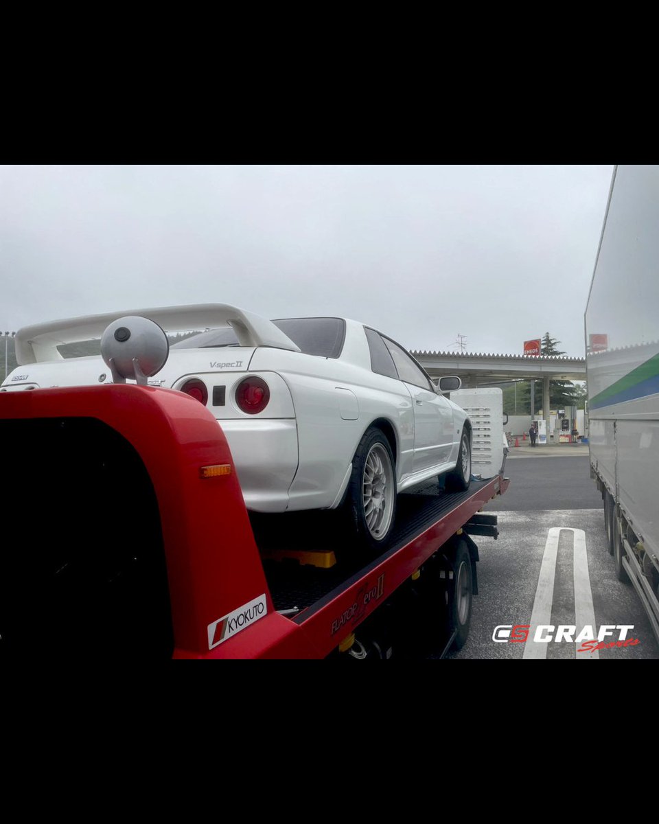 CRAFTSPORTS23's tweet photo. ①【🔧Maintenance Visit🔧】
Mr. N from Kanagawa Prefecture visited us for the inspection and maintenance of his NISSAN GT-R R35.
Thank you very much for entrusting us with your vehicle!

It was very impressive to see Mr. N and his friends enjoying themselves and chatting while looking around the store and the display vehicles. ✨

Please feel free to contact us if you have any further maintenance needs or questions.

We look forward to your next visit! 🔥

②【Purchased Vehicle】
Today, we purchased a NISSAN GT-R NISMO MY18 from Mr. N from Tochigi Prefecture.

・Year: 2019
・Mileage: Approximately 41,000 km
・NISMO Carbon Hood
・NISMO Carbon Fenders
・NISMO RI-A 20-inch Aluminum Wheels
・Top Secret Carbon Roof
etc...

This car features meticulous customizations throughout.

Thank you very much for selling your vehicle to us.

Craft Sports is currently strengthening its purchase of all GT-R vehicles!

We also offer nationwide on-site and free appraisals!

For high-value GT-R purchases, leave it to Craft Sports!

③【Purchased Vehicle】
Today, we purchased a Nissan Skyline GT-R BNR32 V-specII from Mr. N in Miyagi Prefecture.

・1994 model year (Heisei 6)
・NISMO strut bar
・NISMO meter
・Fujitsubo muffler
etc...

Thank you very much for selling your vehicle to us.

Craft Sports is currently strengthening its purchase of GT-R/SKYLINE GT-R vehicles 🔥
When selling your precious car, please feel free to contact Craft Sports!

----------------------------------

GT-R Specialist Shop CRAFT SPORTS
248-1 Miyaji-cho, Maebashi City, Gunma Prefecture

#NISSAN #GTR #NissanGTR #R35 #VR38DETT #JDMcar #Sportscar #Maintenance #Visit #GTRShop #CraftSports #craftsports #GTRBike #HighPriceGTRBike #HighPriceBike #NISMO #SKYLINEGTR #SKYLINE #RB26DETT #R32 #BNR32