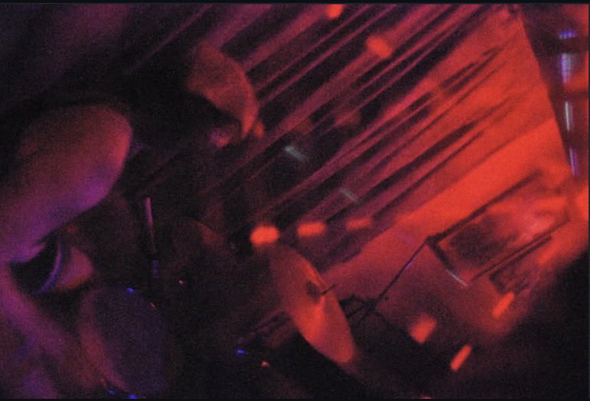 junegubb's tweet photo. only two pictures they got of me on stage.... why did they photograph me like a cryptid https://t.co/ZhErm9jePl