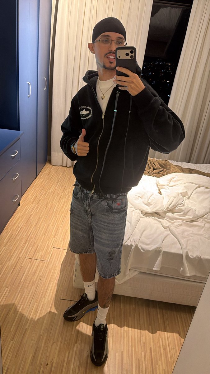 vulgosd9's tweet photo. estreei esse dois dias antes da seleção 🇧🇷 https://t.co/bTb3h9vrkG