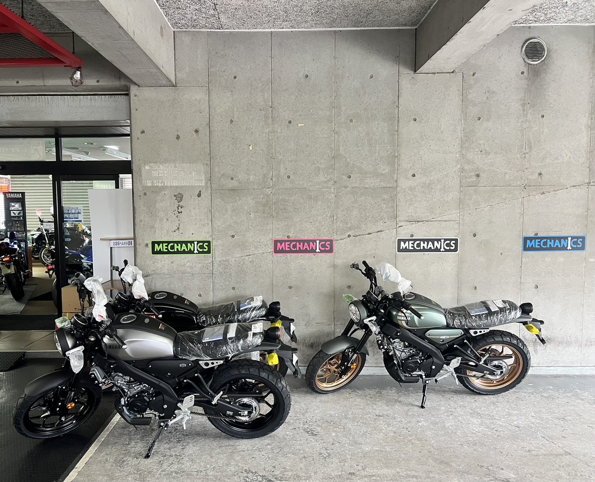 おはようございます。 朝からXSR155が3色とも届きました！ ブラック