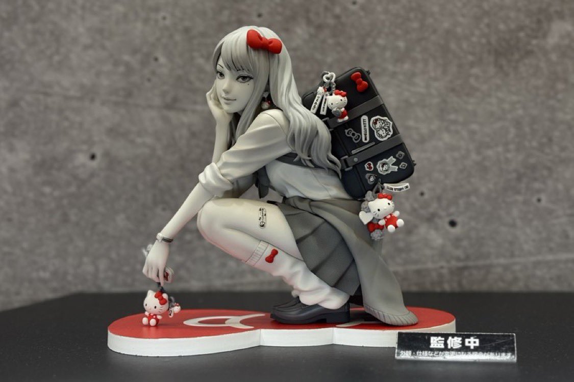 love_my_friends's tweet photo. normal people seeing this: wow the artist who sculpted this is great! it looks just like tomie! adorable 😊

people on Twitter: buzzword buzzword buzzword egirl bpd larp buzzword https://t.co/NnsE5oZyry