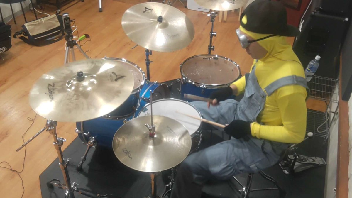 Kunitom_drum's tweet photo. #これを見たやつは座った画像をあげろ https://t.co/ubemrw8HWp