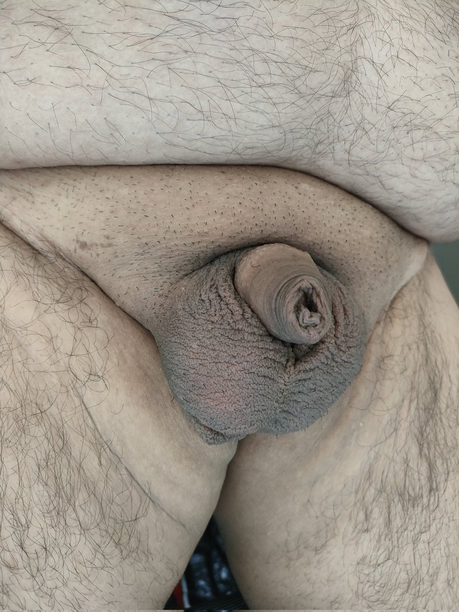labia1111's tweet photo. おはようございます

同じチンコなのに、パンツ脱いだら黒く見える😂
我ながらどちらも汚い😂 https://t.co/tv9PkYv3Ma