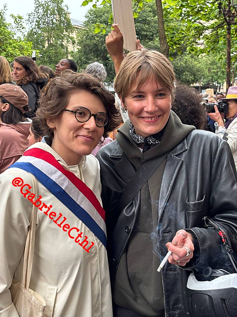 gh_thry_57yo's tweet photo. 🟣 #Lyhanna / Allo Monsieur le Ministre @GDarmanin, la Députée ( #LFi ) Gabrielle Cathala exprime ce que la France demande 😱
❌ « Dans n'importe quel pays où il reste de la #Dignite en politique, vous auriez pris la parole pour annoncer votre #Demission » 🤬
#DarmaninDemission https://t.co/uE8yPRjAof