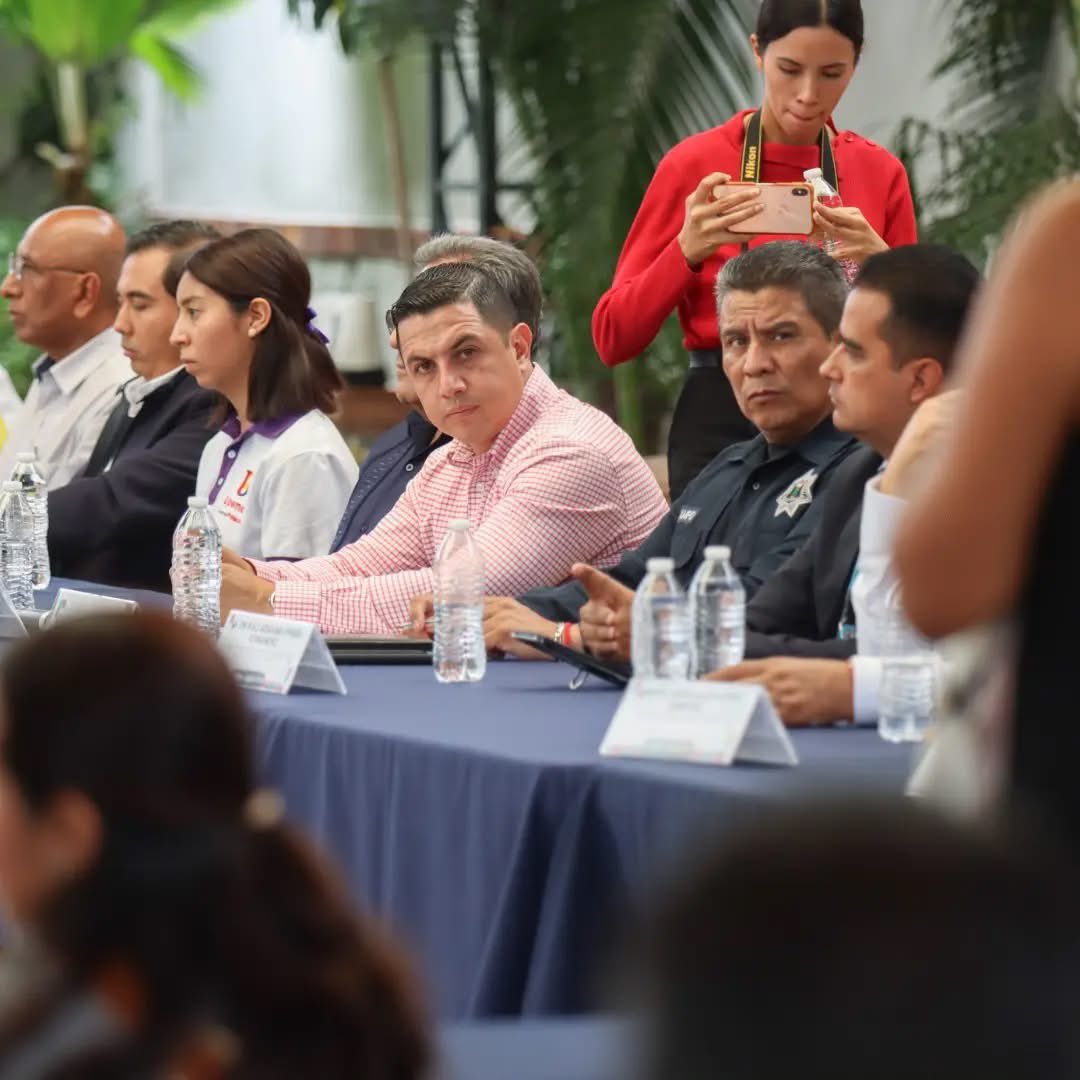 impactoactomed's tweet photo. El Gobierno Municipal de Jiutepec trabaja por escuelas más seguras.
El alcalde @EderJiutepec encabezó la Mesa de Trabajo de Entornos y Trayectos Escolares Seguros. https://t.co/PzbReocMrb