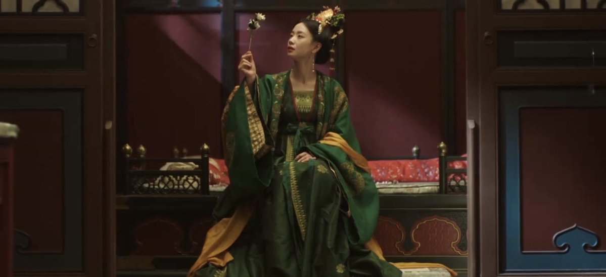 untamedyouths's tweet photo. the parallels between fangfei and wanning https://t.co/SAeByglfB2