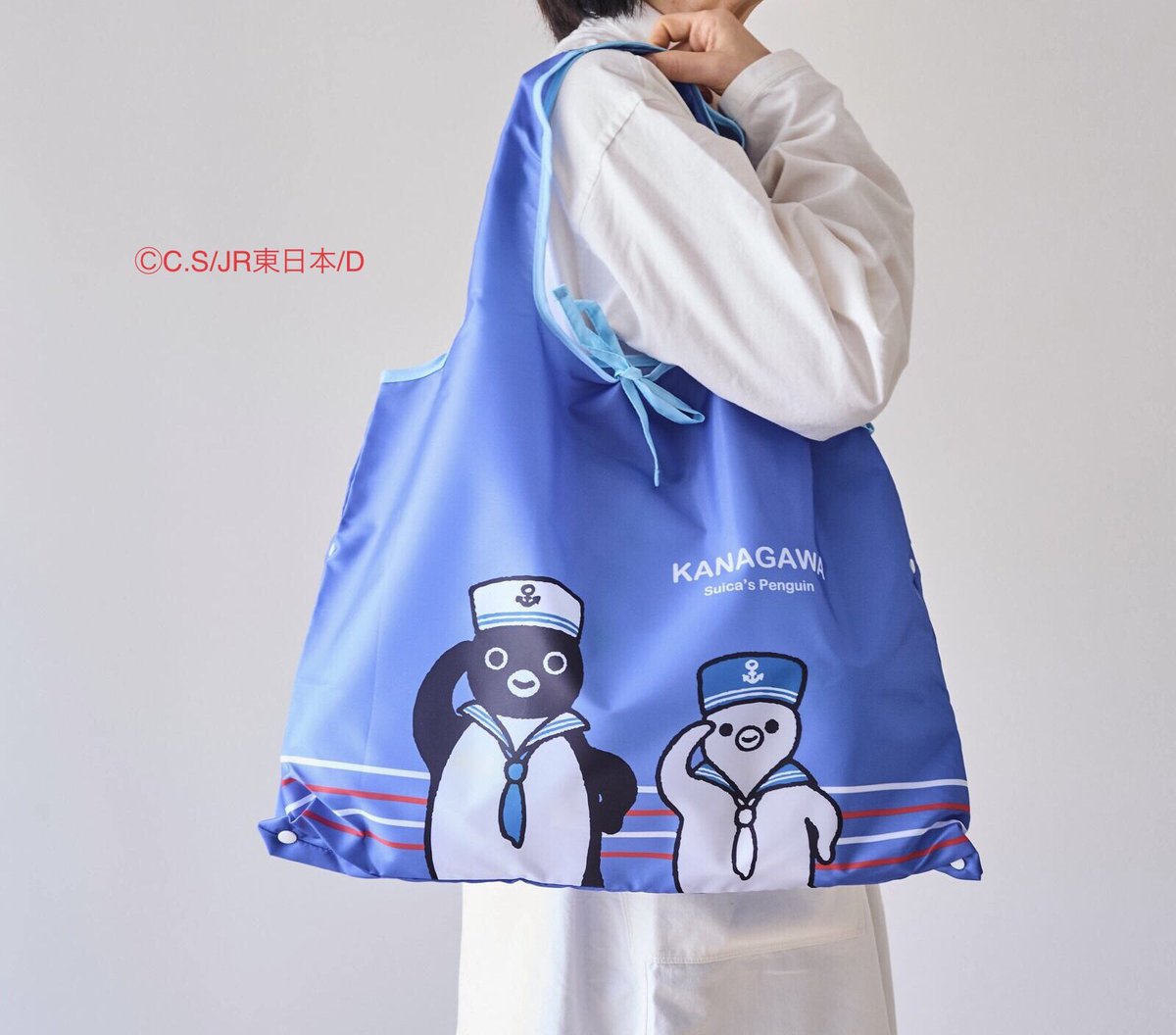 TrainOrangepage's tweet photo. 神奈川・横浜プレDC Suicaのペンギン オリジナルグッズ【収納型エコバッグ】が神奈川県内のNewDaysで明日6/10より順次発売！   夏のお出かけにぴったりの大容量タイプです。【A4クリアファイル】【ストラップ付パスケース】【ハンドタオル】も発売中ですので、合わせてぜひ！！ ※なくなり次第、販売終了となります。※店舗により取扱いのない商品がございます。 ※一部商品の取扱いのない店舗もございます。